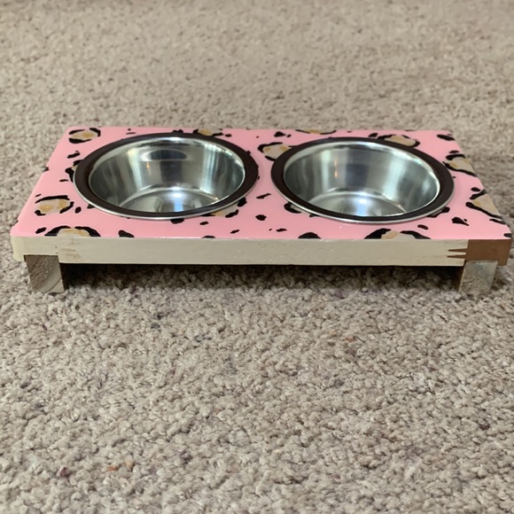 Small Pink Animal Print Wood Pet Feeding Station - Picture 2 of 4